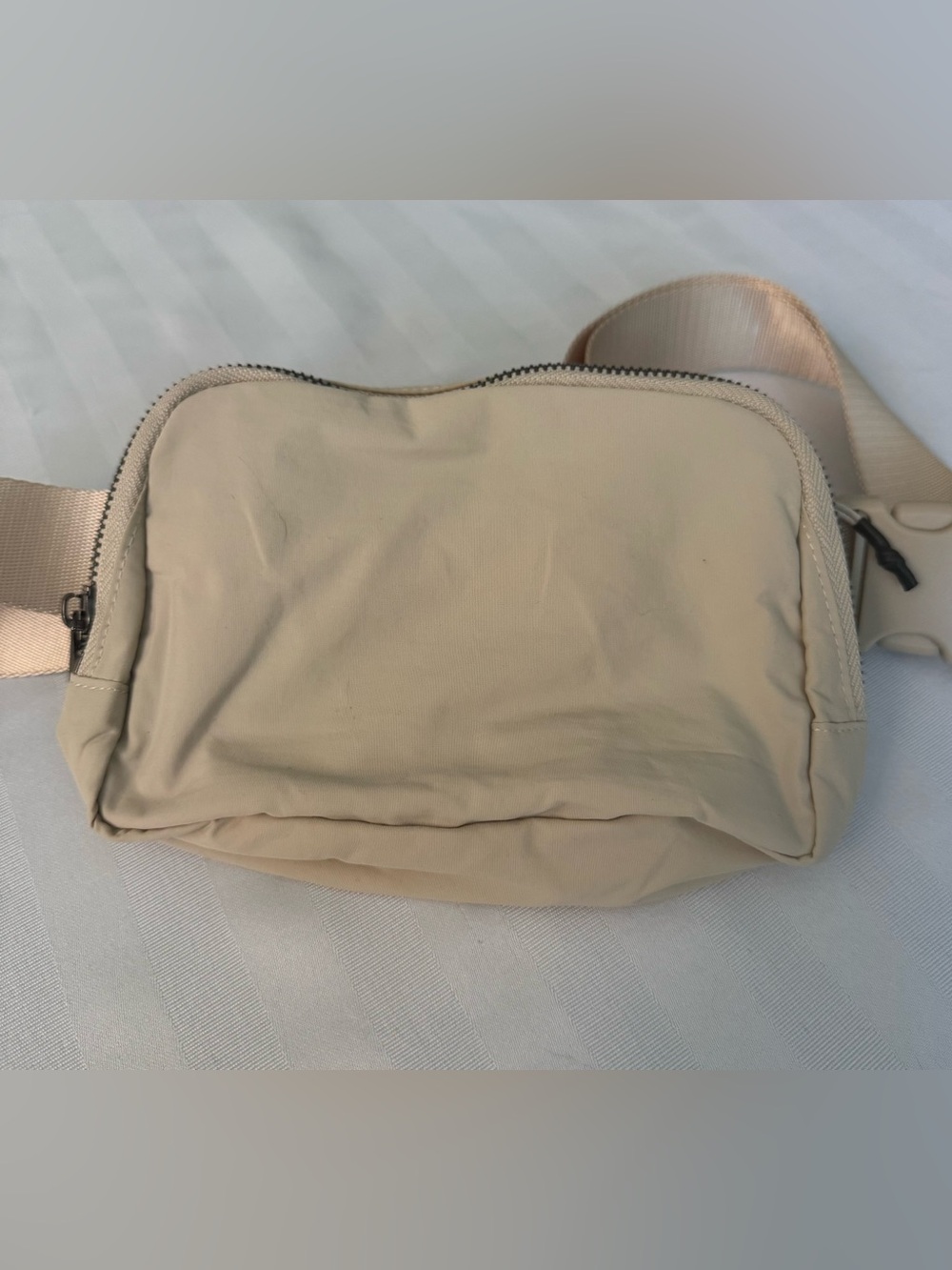 Ododos Minimalist Beige belt Bag - Casual Hands-Free Carry NWOT